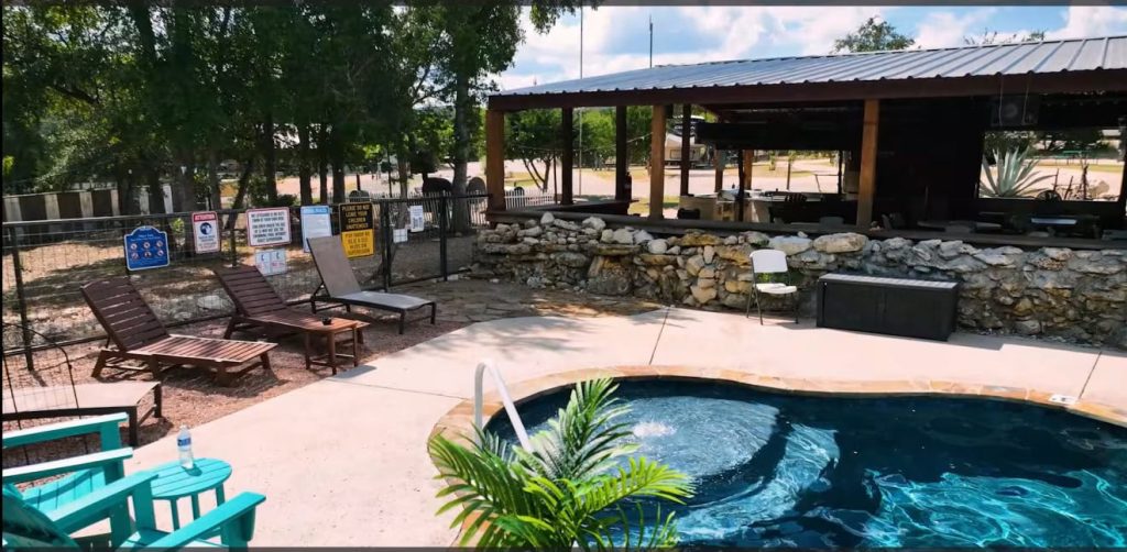 Campgrounds In Texas Als Hideaway Cabin and RV Rentals 4 1