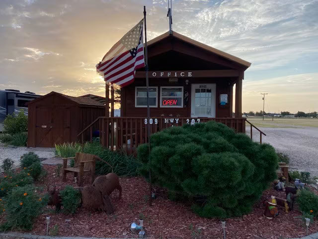 Campgrounds In Texas Silver Wind RV Park and Cabins 1